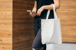 Événement d'entreprise : les avantages du tote bag publicitaire comme outil de communication